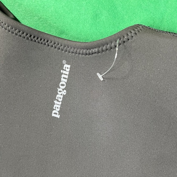 Patagonia Yulex Water Heater Hooded Vest Style 88512 Black Unisex Size Small - Picture 3 of 12